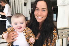 Chửa mãi không đẻ, cặp vợ chồng trẻ 'thúc sinh' bằng cách khiến bác sĩ cũng phải sửng sốt