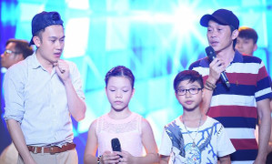 Hoài Linh trợ diễn cho tiết mục của học trò Dương Triệu Vũ