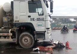 Nghi vấn người phụ nữ bị xe bồn cán qua 2 lần