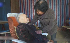 Người con dâu kính hiếu với mẹ chồng khiến ai cũng xúc động