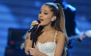 Ariana Grande hát sung tại Trung Quốc sau khi hủy diễn ở Việt Nam