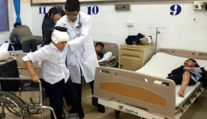 Sập sàn phòng học ở Lâm Đồng: Sức khỏe của 11 học sinh ra sao?