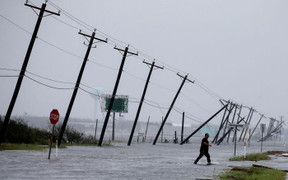 Mỹ oằn mình trước sức tàn phá khủng khiếp của 'siêu bão thập kỷ' Harvey