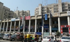 Sau khi bị chẩn đoán ung thư, đầu bếp bắn chết đồng nghiệp đã rủ mình hút thuốc