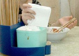 Video: Thâm nhập lò sản xuất 'giấy ăn độc hại' từ giấy vệ sinh cũ bẩn