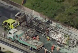 Brazil: Thảm họa tai nạn liên hoàn khiến 36 chiếc ô tô cùng cháy thành sắt vụn