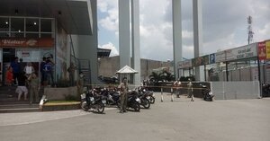 Mở bao chứa rác, công nhân môi trường phát hiện thi thể nam thanh niên với nhiều vết chém