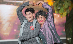 Được Đại Nghĩa giả gái để hỗ trợ, thí sinh trẻ đạt Quán quân ‘Cười xuyên Việt 2017’