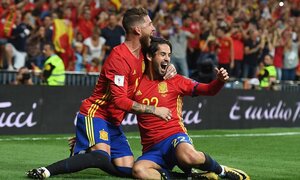 Video kết quả vòng loại World Cup: Tây Ban Nha 3-0 Italia