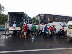 Nhiều người bị thương nặng trong vụ tai nạn liên hoàn ở Quảng Trị