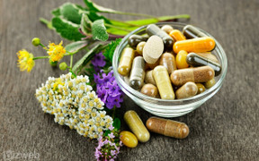 Việt Nam chi hàng tỷ USD nhập dược phẩm mỗi năm khiến nhiều người giật mình