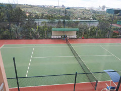 Xây sân tennis hơn nửa tỷ đồng trong trụ sở xã để phục vụ cán bộ