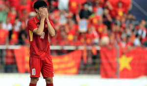 Video: Công Phượng xử lý cá nhân, tuyển Việt Nam nhận bàn thua lịch sử