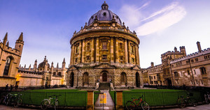 Oxford, Cambrigde xô đổ thế thống trị của Harvard
