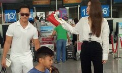 Kim Lý xách vali cho Hồ Ngọc Hà và Subeo tại sân bay