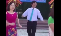 Giáo viên Nghệ An nhảy bài 'Đi học' trong dịp khai giảng gây sốt