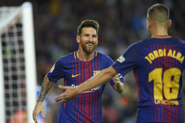 Video: Messi lập hat-trick, Barca đại thắng derby Catalan