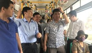Nhiều chuyến BRT ở Hà Nội có dấu hiệu quá tải