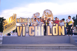 Lễ hội Bia Sư Tử Trắng 'Nâng ly vì chí lớn' - Đêm hội đầy niềm vui của người dân thành phố