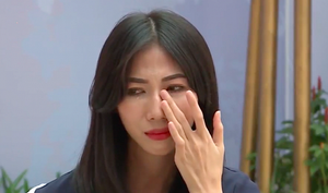 Video: Bị gọi 'bộ xương di động', Cao Ngân Next Top nghẹn ngào khóc
