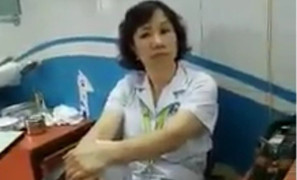 Bác sĩ gác chân trả lời người bệnh: Bộ Y tế yêu cầu Bệnh viện Mắt Trung ương giải trình