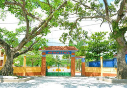 Đình chỉ công tác hiệu trưởng trường thu hơn 9 triệu đồng/học sinh đầu năm