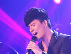 Nathan Lee vừa đáp máy bay đã mặc đồ tiền tỷ chạy liên tục 3 sự kiện