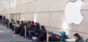 'Cắm trại' 10 ngày chờ mua iPhone 8