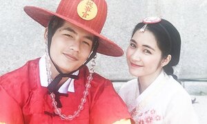 Hòa Minzy tình tứ bên trai đẹp ở Hàn Quốc