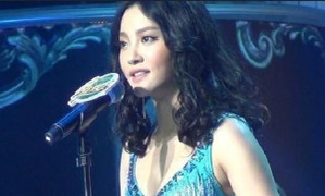 Sao nữ 'Diệp Vấn' ám ảnh vì bị đuổi trên sóng quốc gia do mặc hở