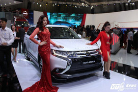 Sau Honda CR-V giảm 300 triệu đồng, Mitsubishi Outlander chạy đua giảm 220 triệu đồng