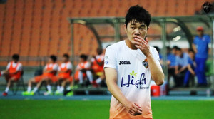 Xuân Trường tiếp tục mất hút khi trở lại Gangwon