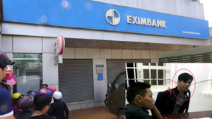 Nam thanh niên phá trụ ATM ngân hàng Eximbank trong đêm