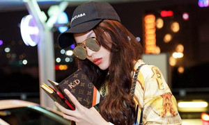 Hoa hậu Kỳ Duyên diện đồ hiệu sang chảnh, xuất hiện nổi bật ở sân bay