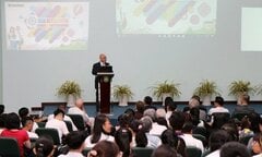 Nhân ngày khai trường nói chuyện học hành kiểu Mỹ