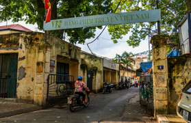 Hãng phim truyện Việt Nam: Nhà xưởng hoang tàn, 'đất vàng' cho thuê bán phở