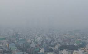 Kỳ lạ sương mù dày đặc bao phủ TP.HCM từ sáng đến trưa