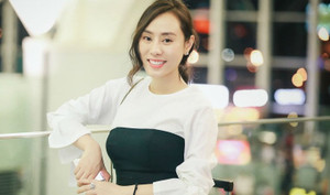 Á hậu Ngô Thùy Linh lên đường làm giám khảo thẩm mỹ quốc tế