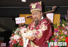 'Bao Thanh Thiên' tái xuất trên đường phố sau ca mổ u não