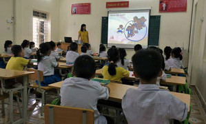 Hải Phòng: Bị tố lạm thu, trù dập giáo viên, hiệu trưởng làm đơn xin ra khỏi ngành