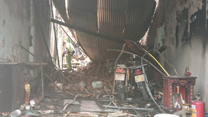 Video: Hiện trường vụ cháy cửa hàng sơn ở TP.HCM khiến 3 người thương vong