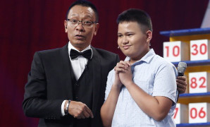 ‘Choáng’ với cậu bé Philippines có trí nhớ siêu phàm, MC Lại Văn Sâm hành động lạ trên sóng truyền hình