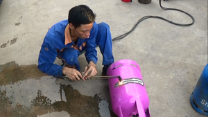 ‘Cắt tai, mài vỏ’ bình gas: Cuộc thực nghiệm khiến người xem choáng váng