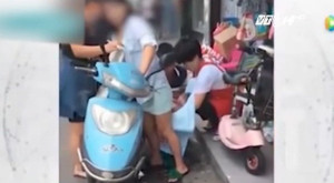 Hy hữu: Sản phụ Trung Quốc không biết mình đẻ rơi khi đang đi xe máy