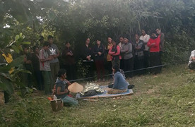 Nghi án bé gái 14 tuổi bị hiếp, giết rồi giấu xác trong bụi cây