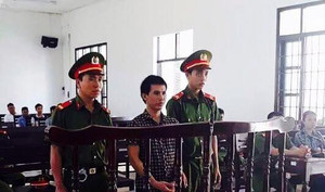 Vì cuồng ghen, nam thanh niên đâm người yêu rồi dùng dao tự sát