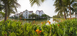 Khi kiến trúc Hy Lạp có màu xanh