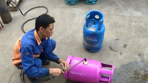 Hàng trăm bình gas bị hủy hoại đem bán phế liệu: Quản lý thị trường lên tiếng