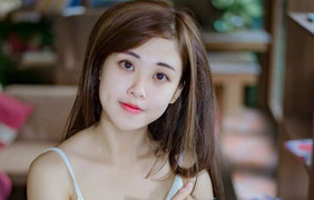 Cô giáo thực tập xinh như hot girl khiến nhiều học sinh chỉ muốn đi học