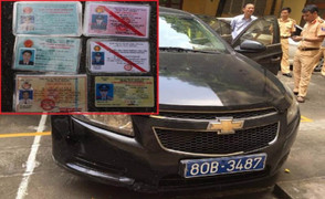 Mang thẻ thanh tra giao thông giả, đi xe gắn biển xanh 80B 'dỏm' để chở ma túy